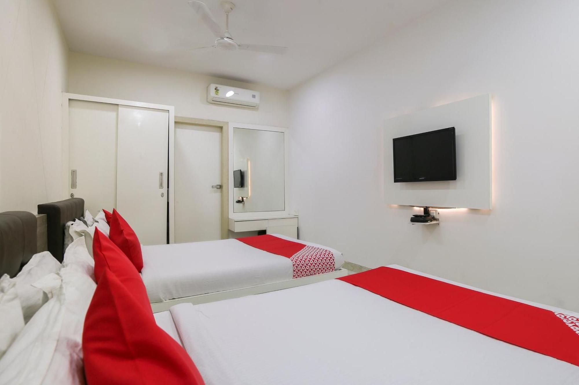 Hotel O Shiv Vatika Banquet & Rooms Bhatha Exteriör bild