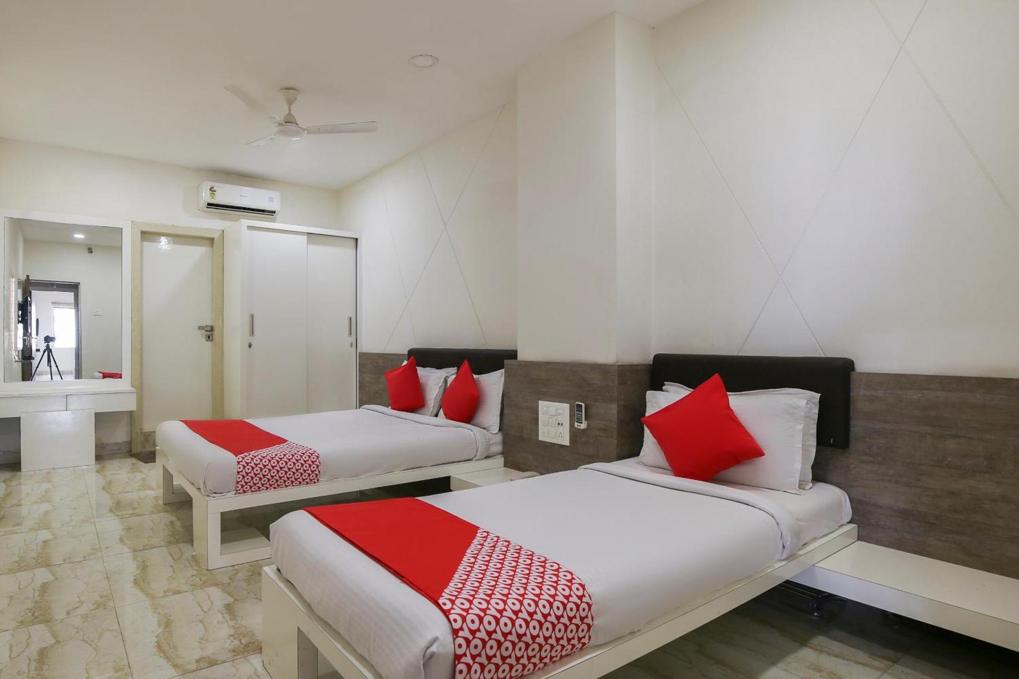 Hotel O Shiv Vatika Banquet & Rooms Bhatha Exteriör bild