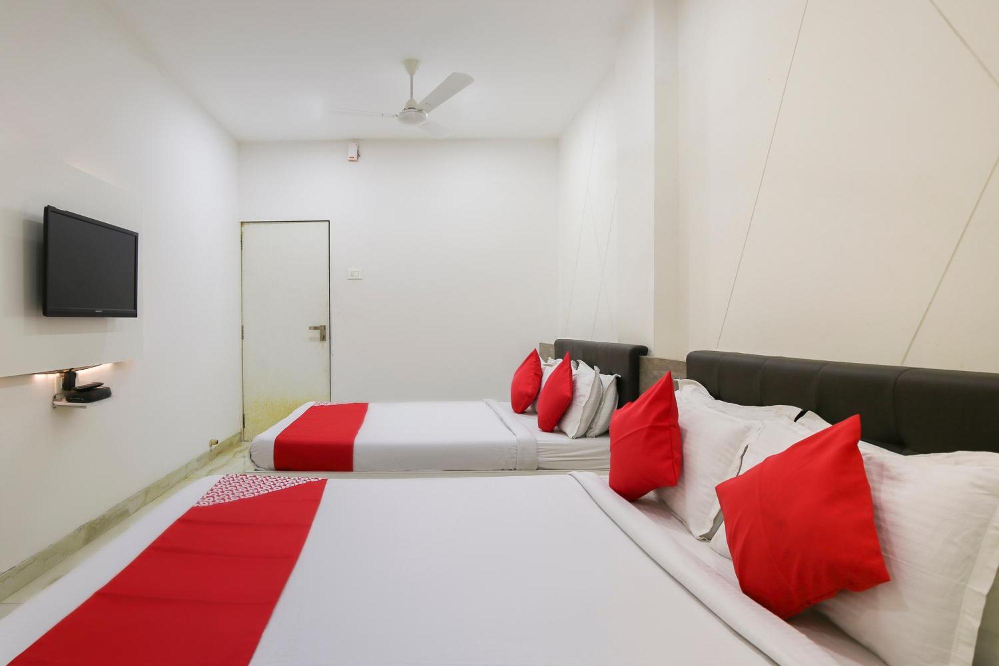 Hotel O Shiv Vatika Banquet & Rooms Bhatha Exteriör bild